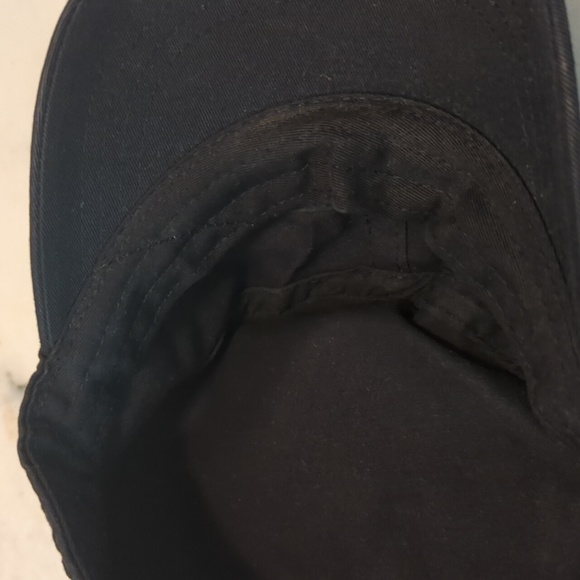 Pit Bull Black Cap with Small Pocket - Picture 4 of 5